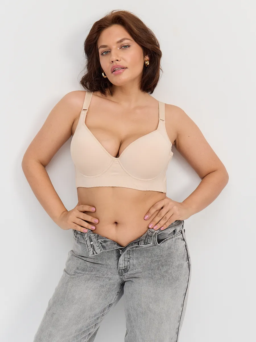 Luna is 5'6" 138 lbs and wearing size 34C